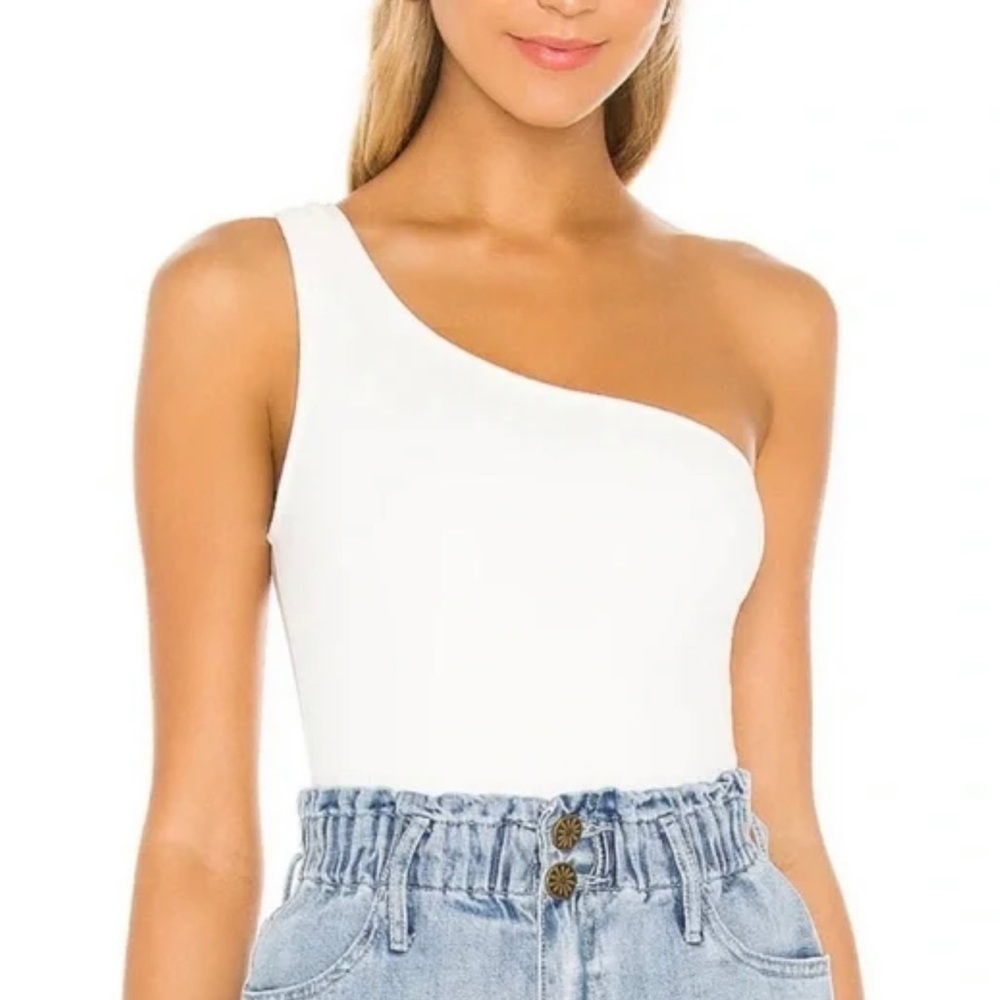 Betro Simone White Asymmetrical Ribbed Bodysuit